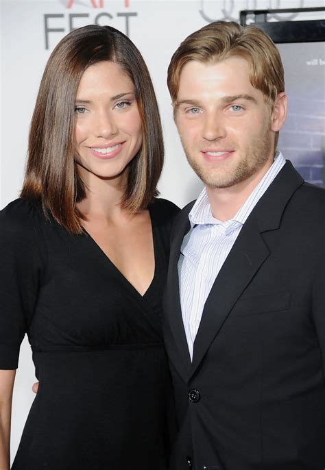 mike vogel wife